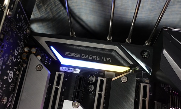 GIGABYTE X399 AORUS XTREME review_02206
