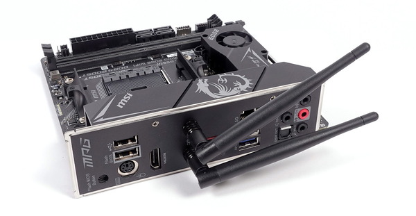MSI MPG B550I Gaming Edge WiFi review_02178_DxO