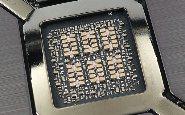 ASUS TUF-RTX3090-O24G-GAMING review_04531_DxO