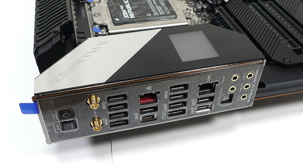 ASUS ROG Zenith II Extreme review_04234_DxO