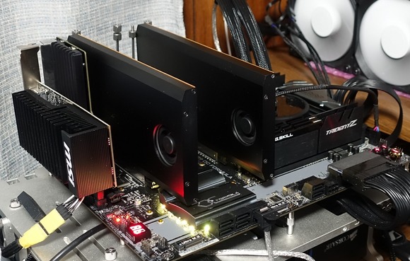 Samsung 970 EVO 2TB 8枚のRAID0で26GBsの超爆速リードを実現