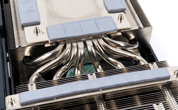 ZOTAC GAMING GeForce RTX 3090 AMP Extreme Holo review_05543_DxO