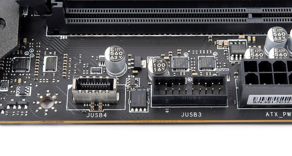 MSI MAG Z690 TOMAHAWK WIFI DDR4 review_01449_DxO