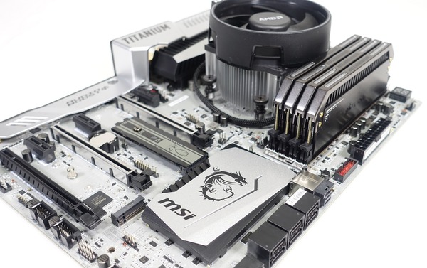 MSI X370 XPOWER GAMING TITANIUM05550