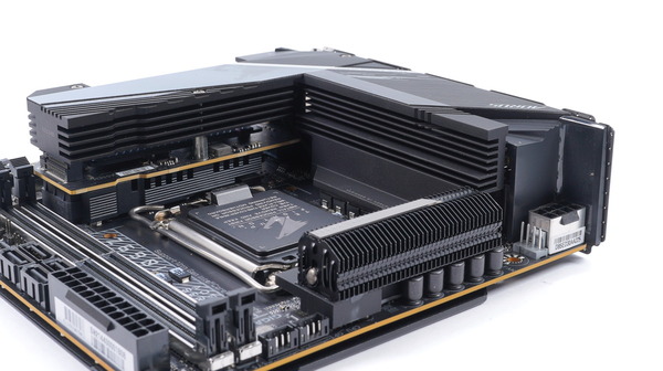 GIGABYTE Z690I AORUS ULTRA DDR4 review_02206_DxO