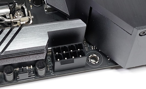 ASUS ROG STRIX Z390-I GAMING review_04905_DxO