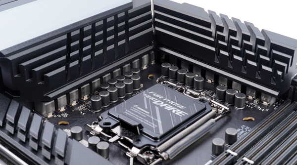ASUS ROG MAXIMUS Z690 HERO review_00569_DxO