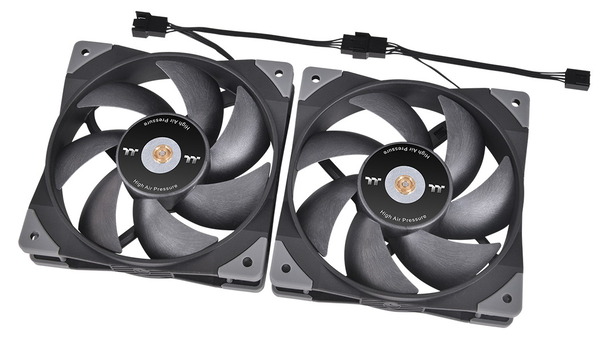 Thermaltake SWAFAN GT12 and GT14_daisy-chain