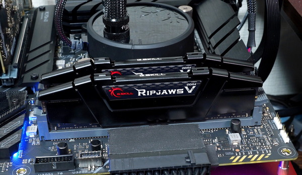 G.Skill Ripjaws V F4-4000C14D-32GVK