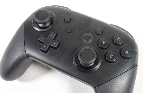 Nintendo Switch Proコントローラー レビュー_06346
