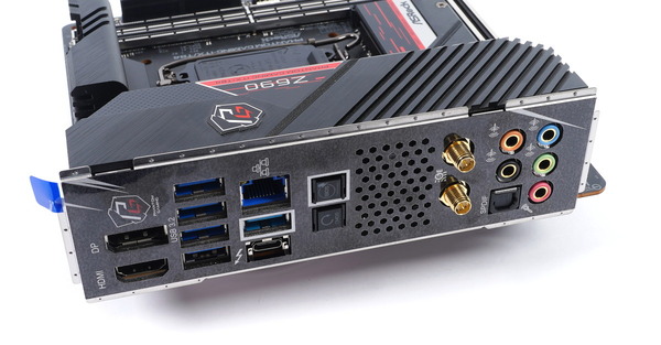 ASRock Z690 Phantom Gaming-ITX/TB4 review_03301_DxO
