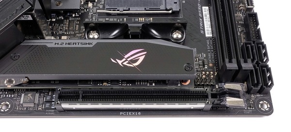 ASUS ROG STRIX B550-I GAMING_02231_DxO