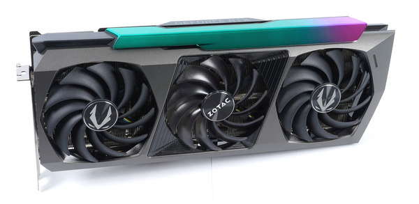 ZOTAC GAMING GeForce RTX 3090 AMP Extreme Holo review_05442_DxO