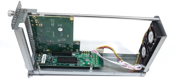 HighPoint RocketStor 6661A-NVMe review_03147_DxO