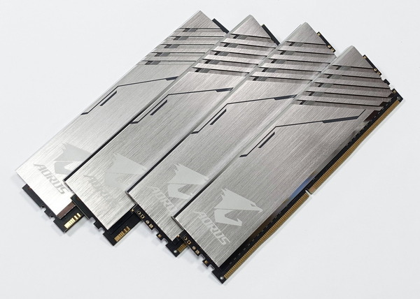 GIGABYTE AORUS RGB Memory review_01443_DxO