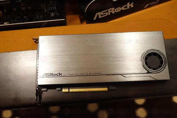 ASRock Ultra Quad M.2 Card_CES2018  (2)
