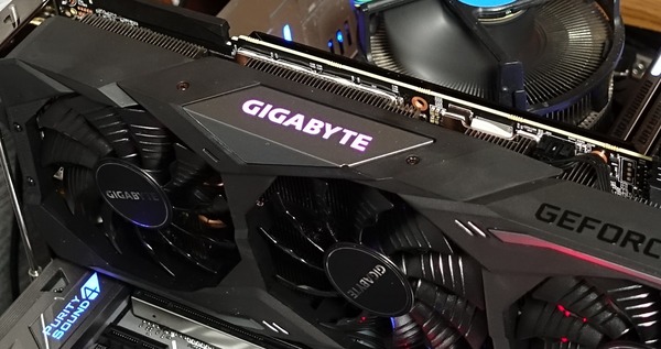 GIGABYTE GeForce RTX 2080 GAMING OC 8G review_02708
