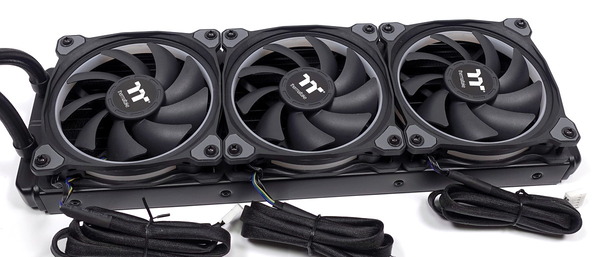 Thermaltake Floe Riing RGB 360 TR4 Edition review_05207_DxO