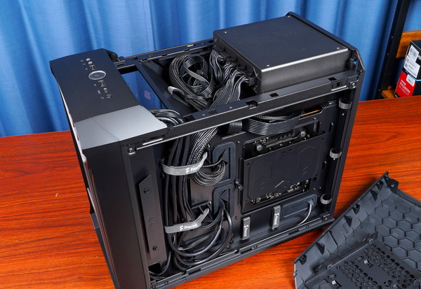 Fractal Design Torrent Nano review_04407_DxO