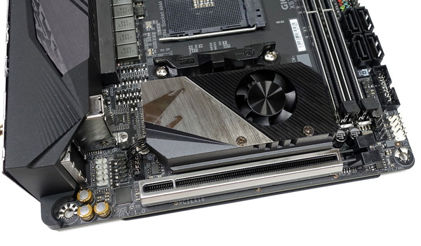 GIGABYTE X570 I AORUS PRO WIFI review_00756_DxO