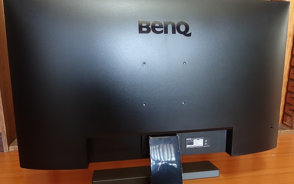 BenQ EW3270U review_06099