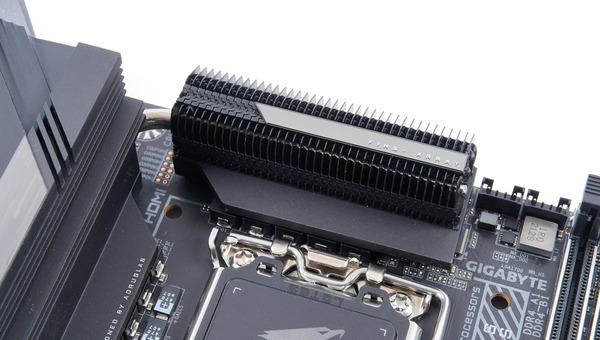 GIGABYTE Z690I AORUS ULTRA DDR4 review_02205_DxO