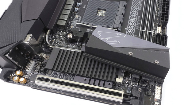 GIGABYTE B550I AORUS PRO AX_02483_DxO