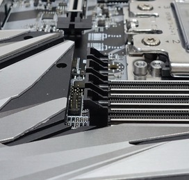 MSI MEG X399 CREATION review_01564_DxO