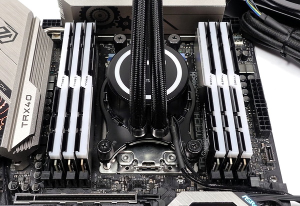 Thermaltake Floe Riing RGB 360 TR4 Edition review_05289_DxO