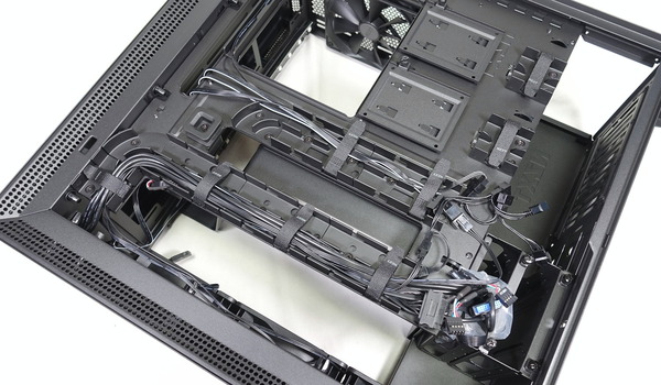 NZXT H700i review_01924