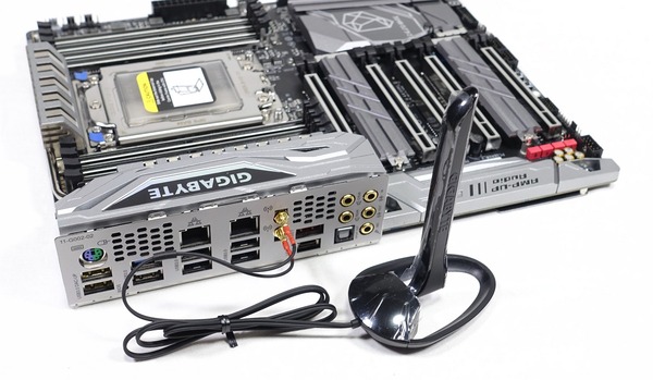 GIGABYTE X399 Designare EX review_02421