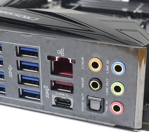 ASUS ROG CROSSHAIR VII HERO (Wi-Fi) review_05788