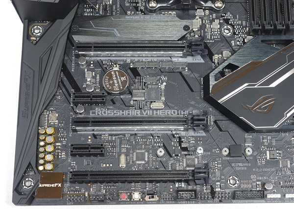 ASUS ROG CROSSHAIR VII HERO (Wi-Fi) review_05777