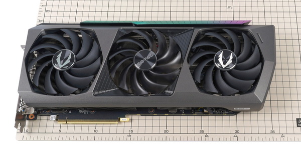 ZOTAC GAMING GeForce RTX 3090 AMP Extreme Holo review_05448_DxO