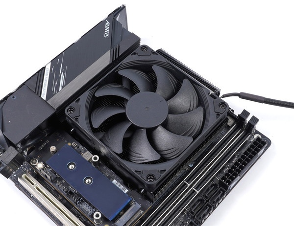 Noctua NH-L9i-17xx and chromax.black review_02951_DxO